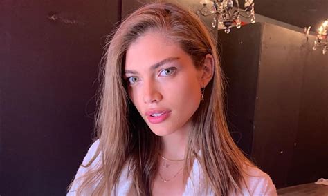 Get to know our eighth and final SI Swimsuit 2020 rookie <b>Valentina</b> Sampaio! Kelsey Hendrix. . Valentina sampan